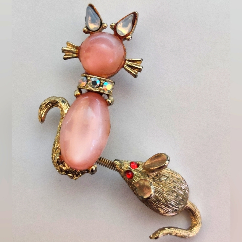 Vintage Pink Jelly Belly Cat and Mouse Trembling Brooch